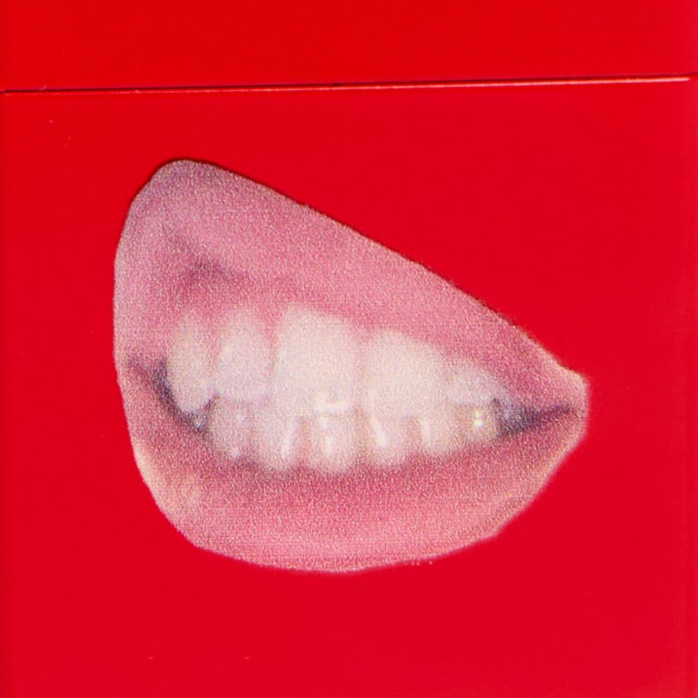 BAD GIRL LIGHTER Detail