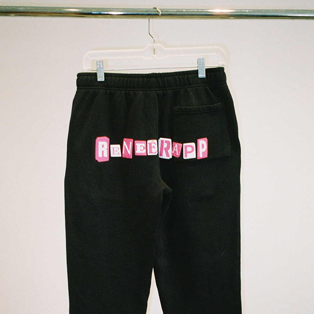 KISS SWEATPANTS (BLACK) Detail 2